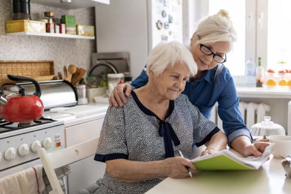 5 Steps to Take When You’ve Noticed an Older Parent Needs Help at Home